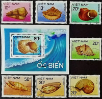 Набор почтовых марок (7 шт.) с блоком. "Ракушки (I)". 1988 год, Вьетнам.