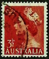 Почтовая марка (3⅟₂ p.). "Королева Елизавета II". 1953 год, Австралия.