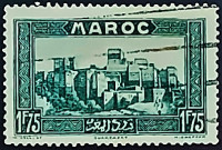Почтовая марка (1,75 fr.). "Уарзазар: Замок Си Мадани". 1934 год, Марокко.