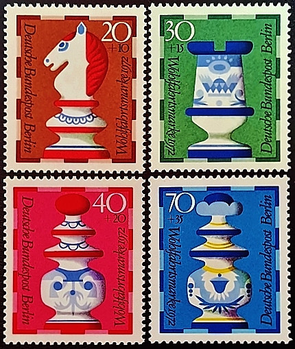 Набор марок (4 шт.). "Шахматные фигуры". 1972 год, Западный Берлин. Набор марок (4 шт.). "Шахматные фигуры". 1972 год, Западный Берлин.