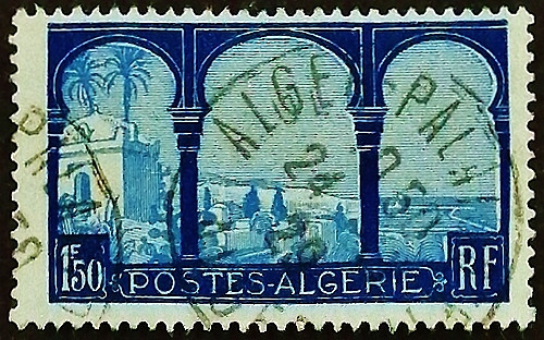 Почтовая марка (1,5 fr.). "Алжирская бухта". 1927 год, Алжир.