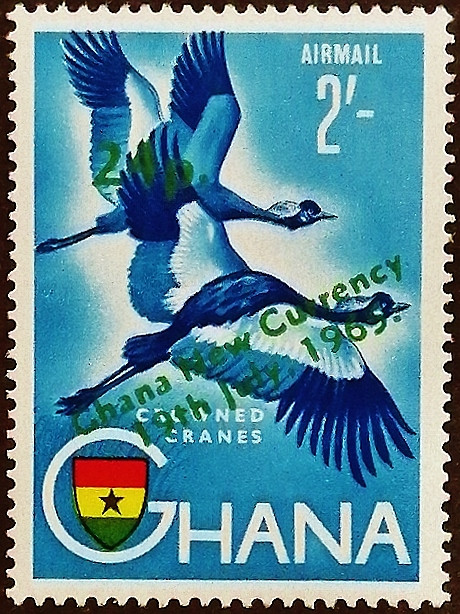 Марка почтовая (24 p.). "Чернокоронный журавль". 1965 год, Гана.