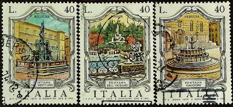Набор почтовых марок (3 шт.). "Фонтаны". 1974 год, Италия.