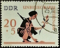 Почтовая марка. «Непобедимый Вьетнам». 1966 год, ГДР.