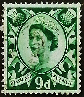 Почтовая марка (9 p.). "Королева Елизавета II". 1967 год, Шотландия.