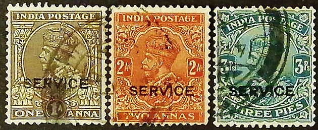 Набор почтовых марок (3 шт.). "Король Георг V ("SERVICE")". 1929-1936 годы, Британская Индия.