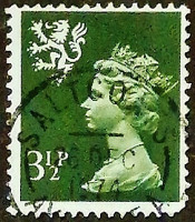 Почтовая марка (3⅟₂ p.). "Королева Елизавета II". 1974 год, Уэльс.