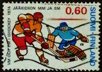 Почтовая марка. "Чемпионам мира по хоккею". 1974 год, Финляндия.