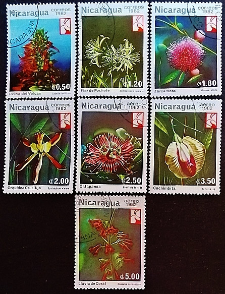Набор почтовых марок (7 шт.). "Цветы". 1982 год, Никарагуа.