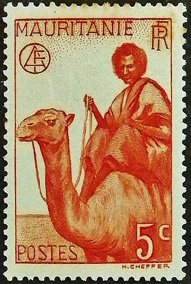 Марка почтовая (5 c.). "Человек на верблюде". 1942 год, Мавритания.
