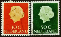 Набор почтовых марок (2 шт.). "Королева Юлиана". 1953-1954 годы, Нидерланды.