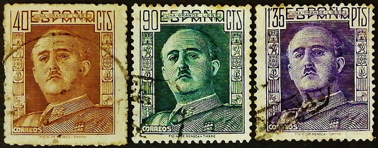 Набор почтовых марок (3 шт.). "Генерал Франко (II)". 1942-1949 годы, Испания. Набор почтовых марок (3 шт.). "Генерал Франко (II)". 1942-1949 годы, Испания.