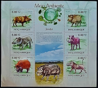 Блок марок (6 шт.). "Окружающая среда - Дикие свиньи". 2010 год, Мозамбик.