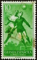 Почтовая марка (10 ps.). "Футбол". 1955 год, Испанская Гвинея.