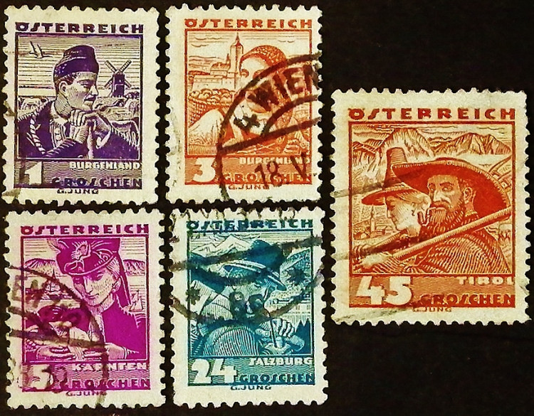 Набор марок (5 шт.). "Костюмы". 1934 год, Австрия.