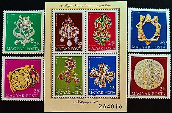 Набор марок (4 шт.) с блоком. "День почтовой марки". 1973 год, Венгрия. Набор марок (4 шт.) с блоком. "День почтовой марки". 1973 год, Венгрия.