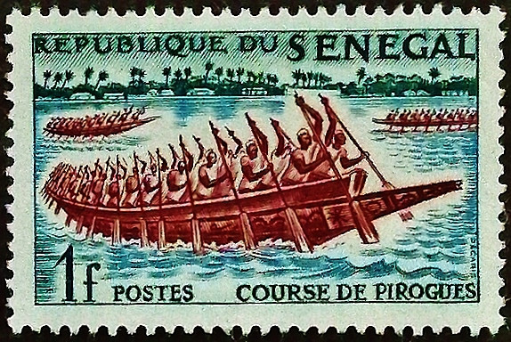 Марка почтовая. "Гонки пирог". 1961 год, Сенегал.