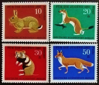 Набор марок (4 шт.). "Детёныши пушных зверей". 1967 год, Западный Берлин. Набор марок (4 шт.). "Детёныши пушных зверей". 1967 год, Западный Берлин.