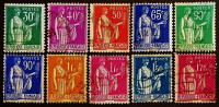 Набор почтовых марок (10 шт.). "Аллегория мира". 1932-1938 годы, Франция.