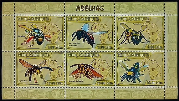 Блок марок (6 шт.). "Пчёлы". 2007 год, Мозамбик.