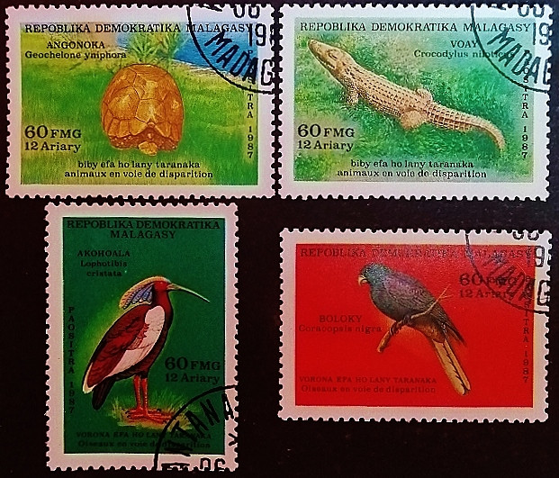 Набор почтовых марок (4 шт.). "Вымирающие виды животных". 1987 год, Мадагаскар.