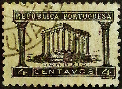 Почтовая марка (4 c.). "Храм Дианы". 1935 год, Португалия.