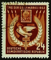 Почтовая марка. "День печати". 1952 год, ГДР.
