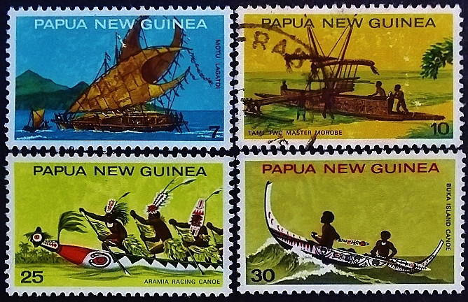 Набор почтовых марок (4 шт.). "Национальное достояние - Каноэ". 1975 год, Папуа-Новая Гвинея.
