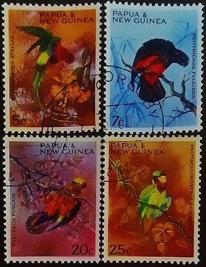 Набор почтовых марок (4 шт.). "Рождество - Птицы". 1967 год, Папуа-Новая Гвинея.