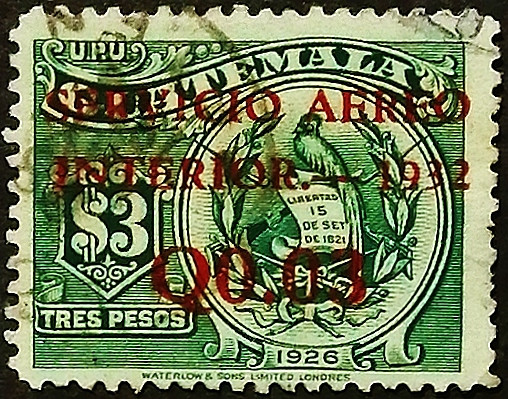 Почтовая марка (0,03 q.). "Государственный герб". 1933 год, Гватемала.