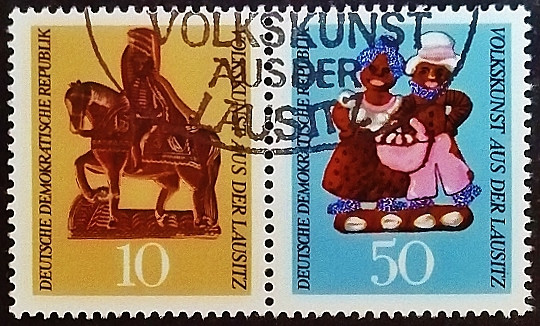 Сцепка почтовых марок (2 шт.). "Народное искусство Лужицы". 1969 год, ГДР. Сцепка почтовых марок (2 шт.). "Народное искусство Лужицы". 1969 год, ГДР.