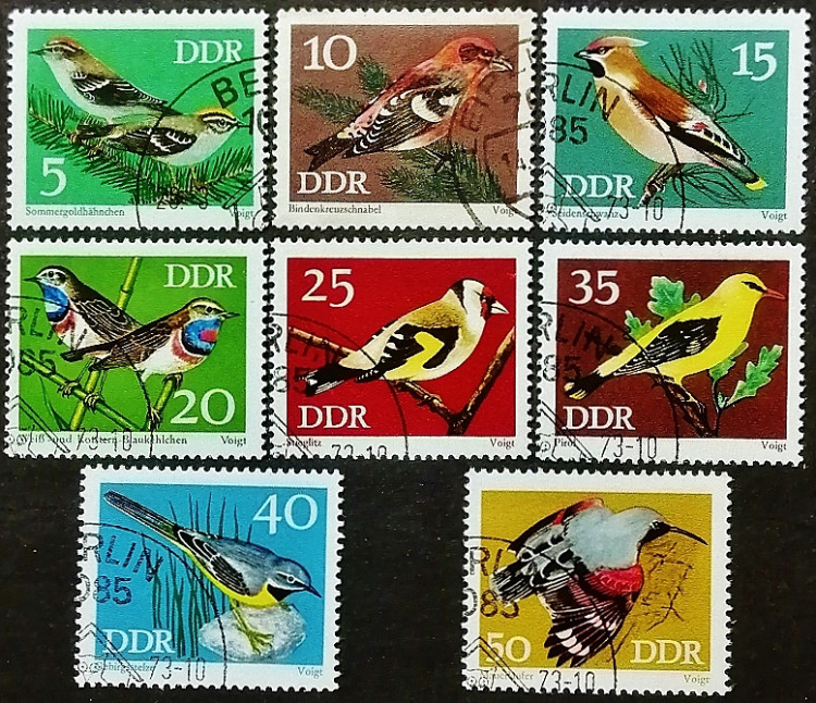 Набор почтовых марок (8 шт.). "Охраняемые певчие птицы". 1973 год, ГДР.