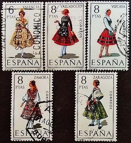 Набор почтовых марок (5 шт.). "Провинциальные костюмы". 1971 год, Испания.
