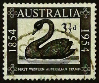 Почтовая марка. "Столетие первой марки Западной Австралии (Черный лебедь)". 1954 год, Австралия.
