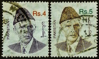 Набор почтовых марок (2 шт.). "Мохаммед Али Джинна". 1998 год, Пакистан.