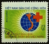 Почтовая марка. "Красный крест". 1976 год, Вьетнам.