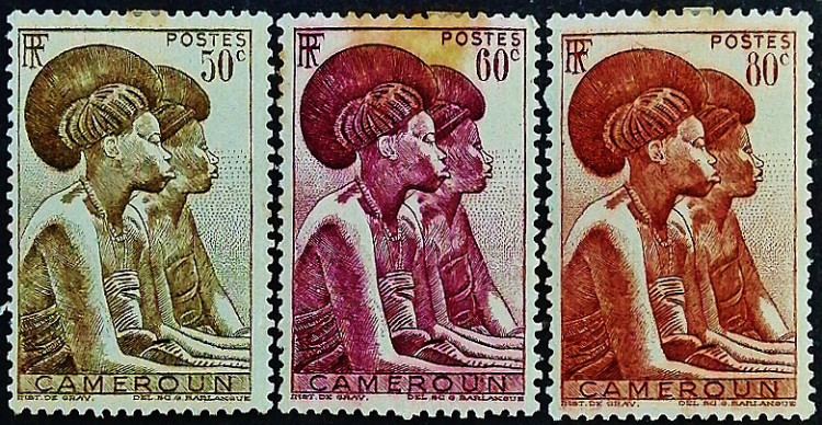 Набор марок (3 шт.). "Женщины из племени Тикар". 1946 год, Камерун.