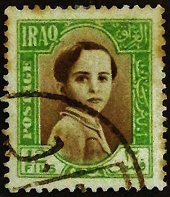 Почтовая марка (12 f.). "Король Фейсал II". 1942 год, Ирак.