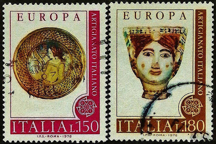 Набор почтовых марок (2 шт.). "Европа (C.E.P.T.)". 1976 год, Италия.