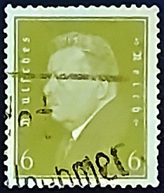 Почтовая марка (6 rpf.). "Фридрих Эберт - 1-й президент Веймарской республики". 1932 год, Германия. Почтовая марка (6 rpf.). "Фридрих Эберт - 1-й президент Веймарской республики". 1932 год, Германия.