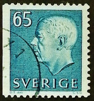 Почтовая марка (65 ör.). "Король Густав VI Адольф (белая надпись)". 1971 год, Швеция.