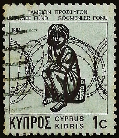 Почтовая марка (1 c.). "Фонд для беженцев". 1984 год, Кипр. Почтовая марка (1 c.). "Фонд для беженцев". 1984 год, Кипр.