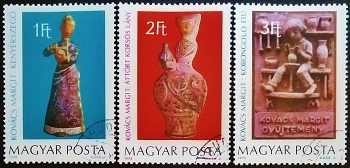 Набор почтовых марок (3 шт.). "Керамические изделия Маргита Ковача". 1978 год, Венгрия.