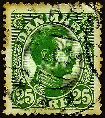 Почтовая марка (25 ö.). "Король Кристиан X". 1925 год, Дания.
