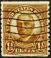 Почтовая марка (1⅟₂ c.). "Уоррен Г. Хардинг". 1930 год, США.