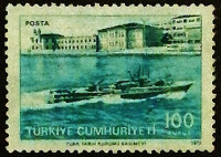 Почтовая марка. "Скоростной катер Симсек и Военно-морской колледж". 1973 год, Турция.