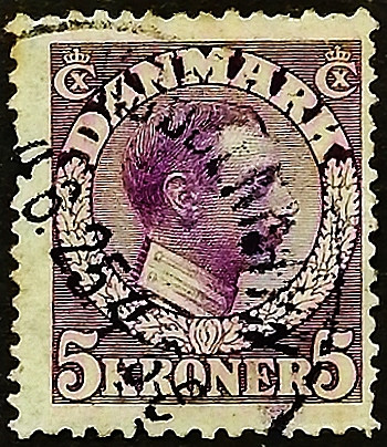 Почтовая марка (5 kr.). "Король Кристиан X". 1920 год, Дания.