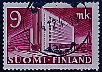 Почтовая марка (9 m.). "Административное здание почты". 1942 год, Финляндия.