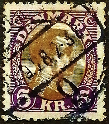 Почтовая марка (5 kr.). "Король Кристиан X". 1927 год, Дания.