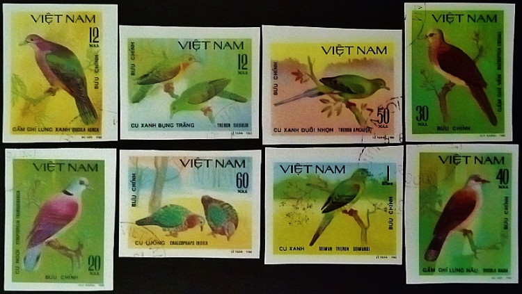 Набор марок (8 шт.). "Голуби". 1981 год, Вьетнам.